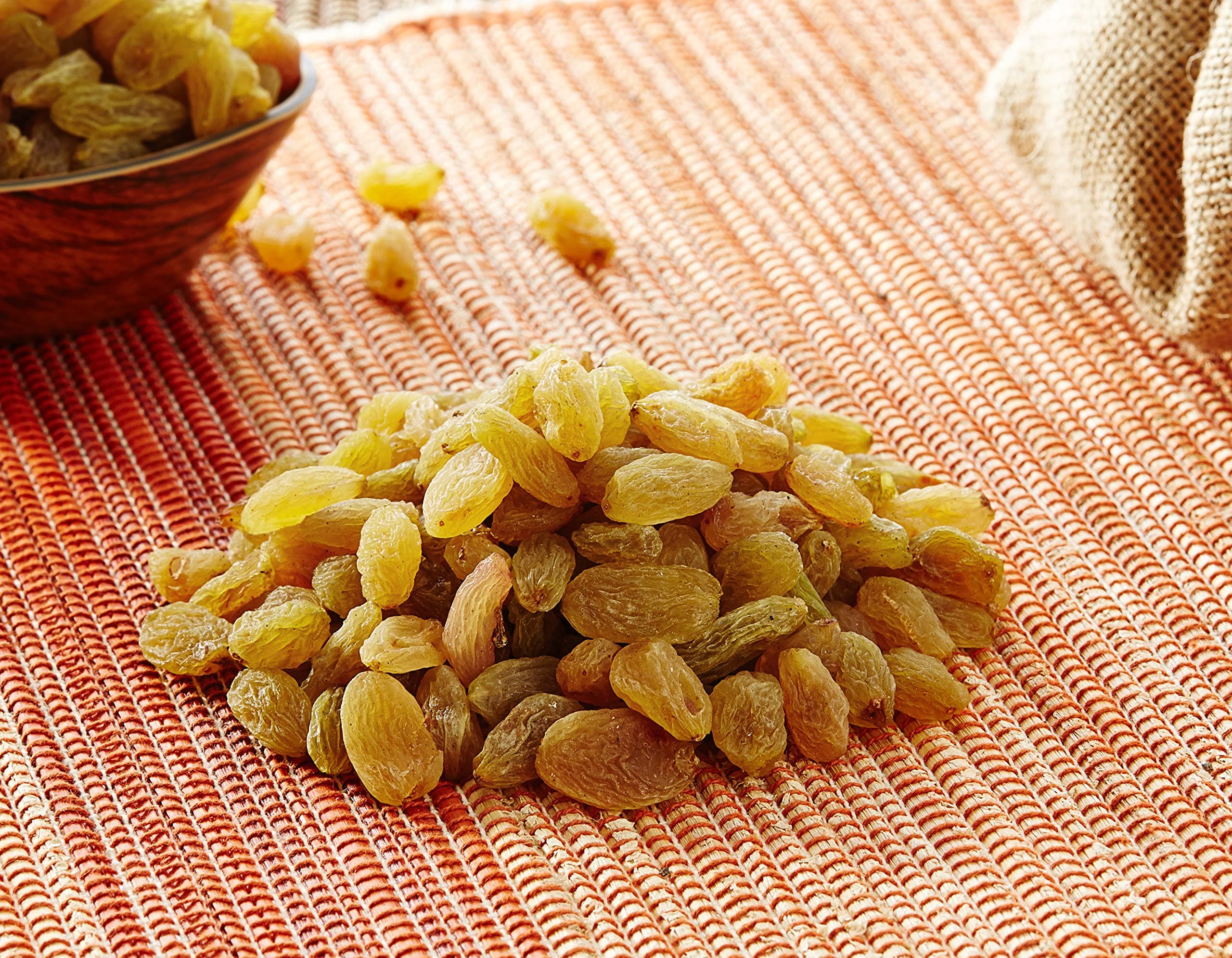 Amazon Brand - Vedaka Amazon Brand Popular Raisins, 500g