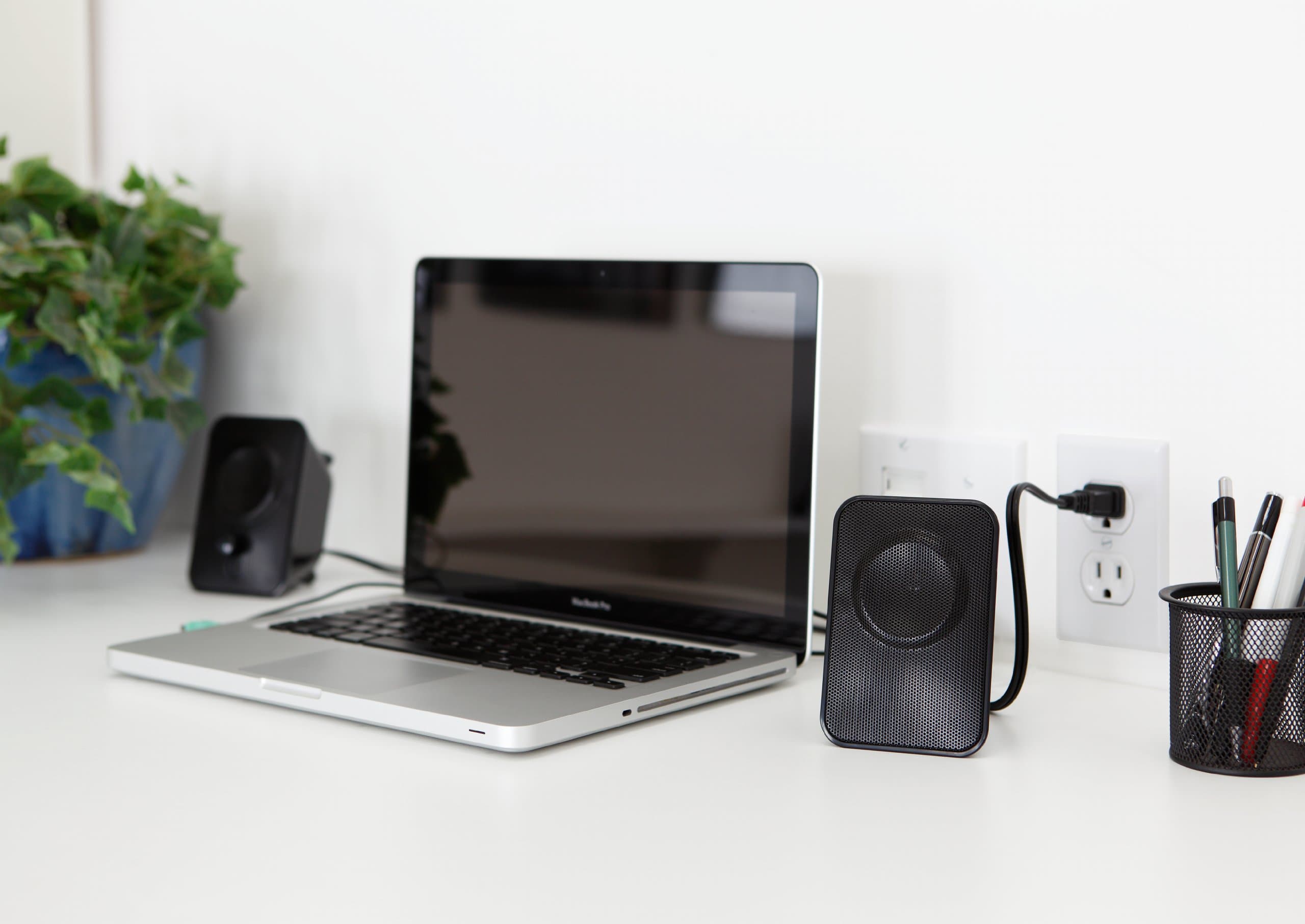 AmazonBasics USB Powered Computer Speakers