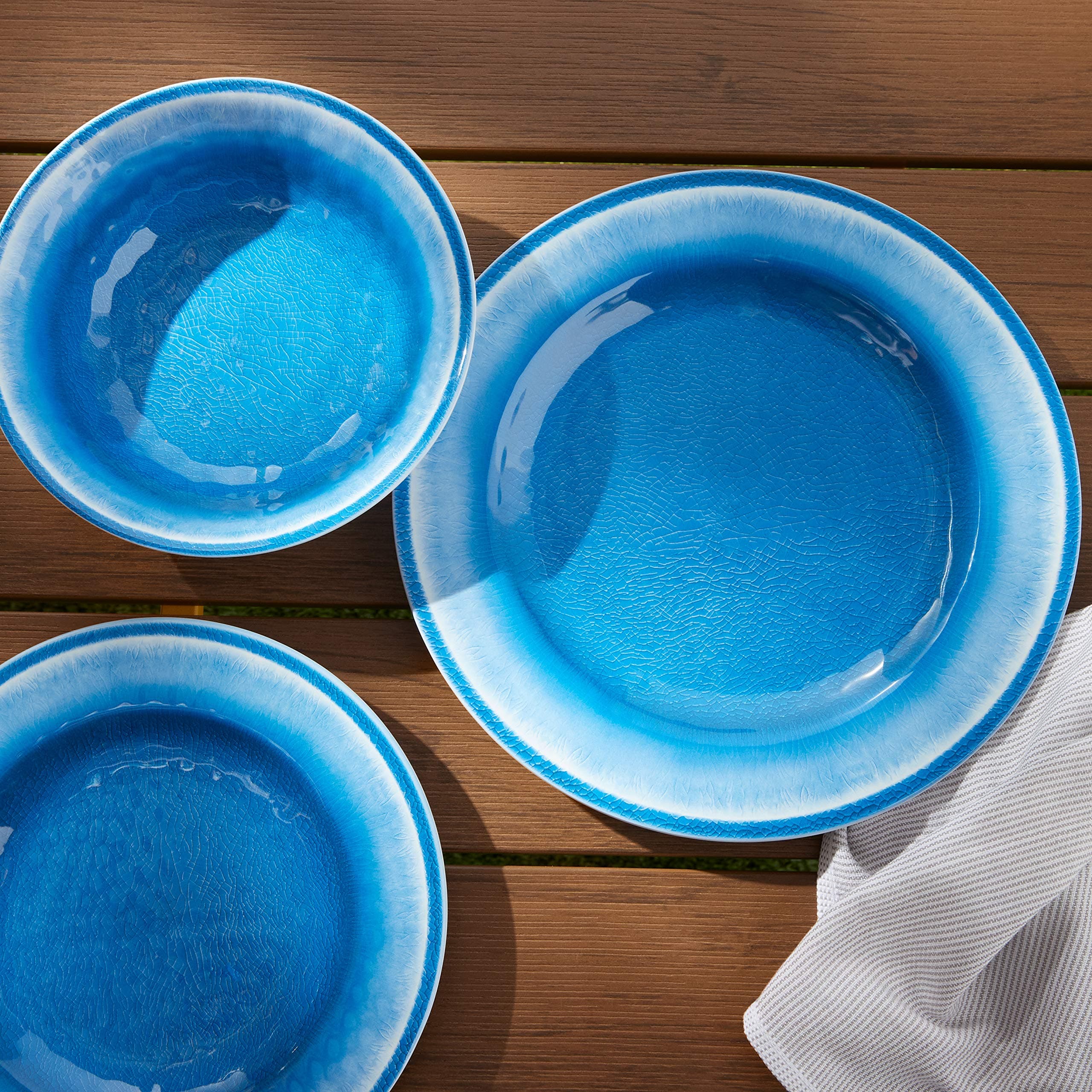 AmazonBasics 12-Piece Melamine Dinnerware Set - Service for 4, Blue Crackle Glaze