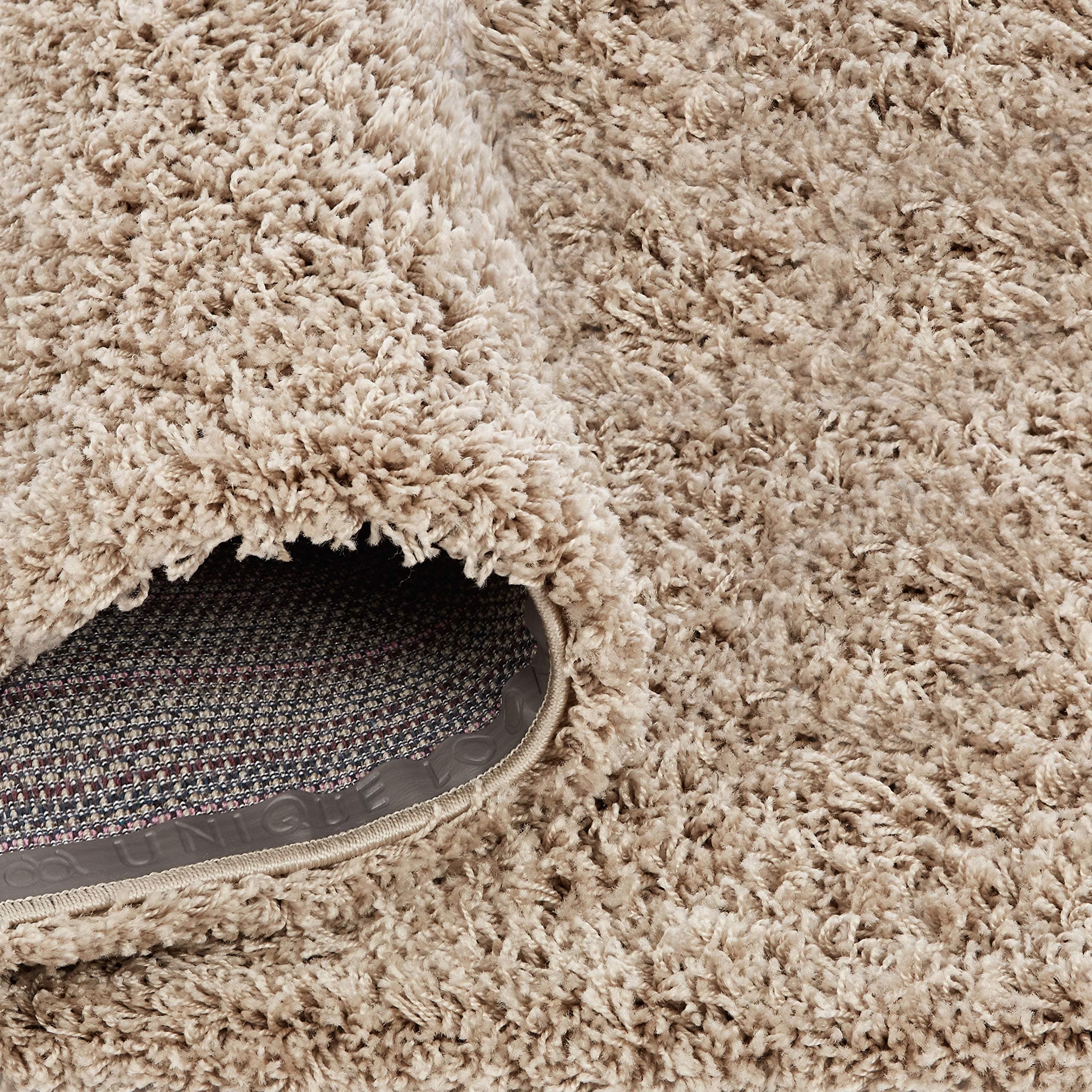 Amazon Basics - 2'X5' Solid Color Shag Rug