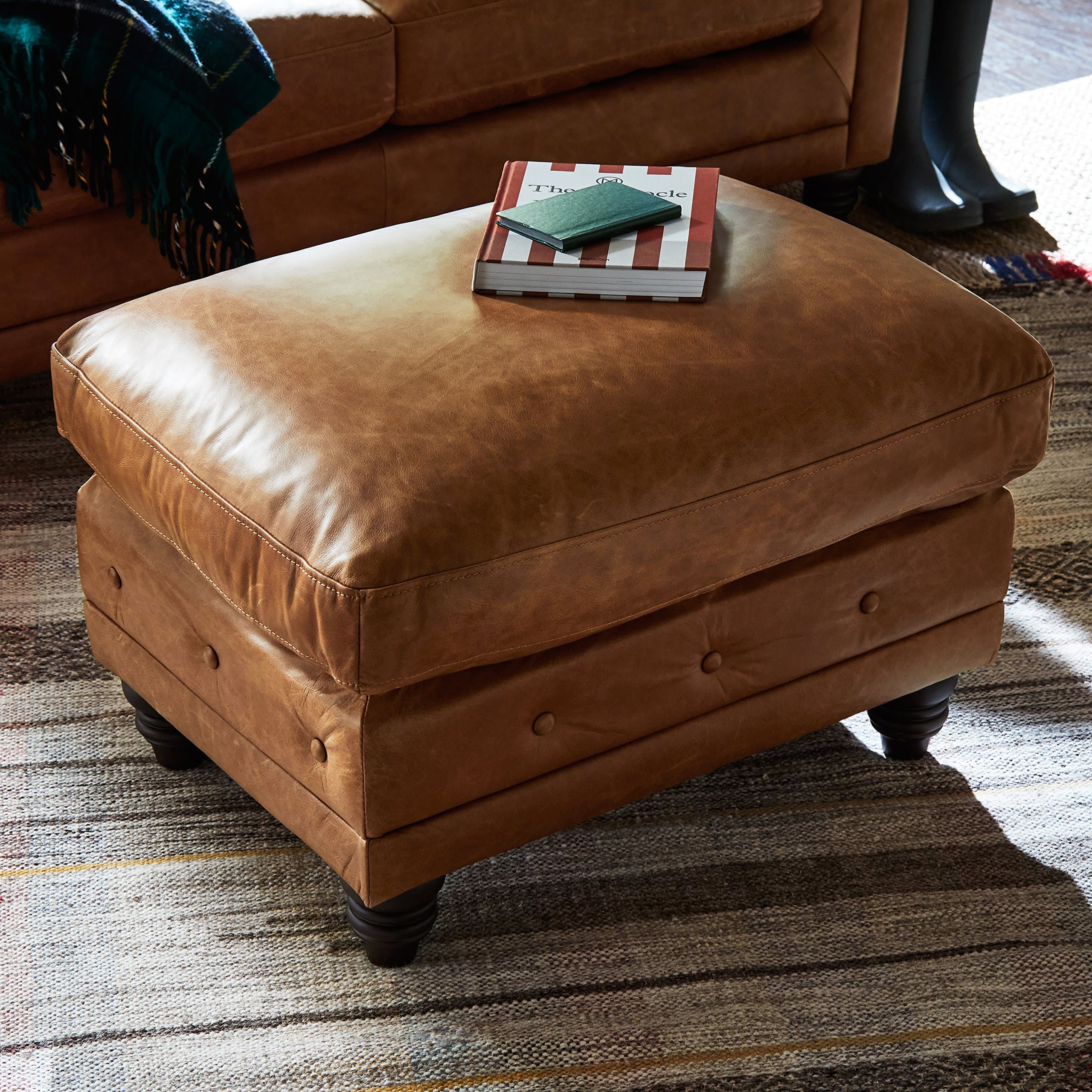 Amazon Brand – Stone & Beam Bradbury Chesterfield Leather Ottoman, 30.3"W